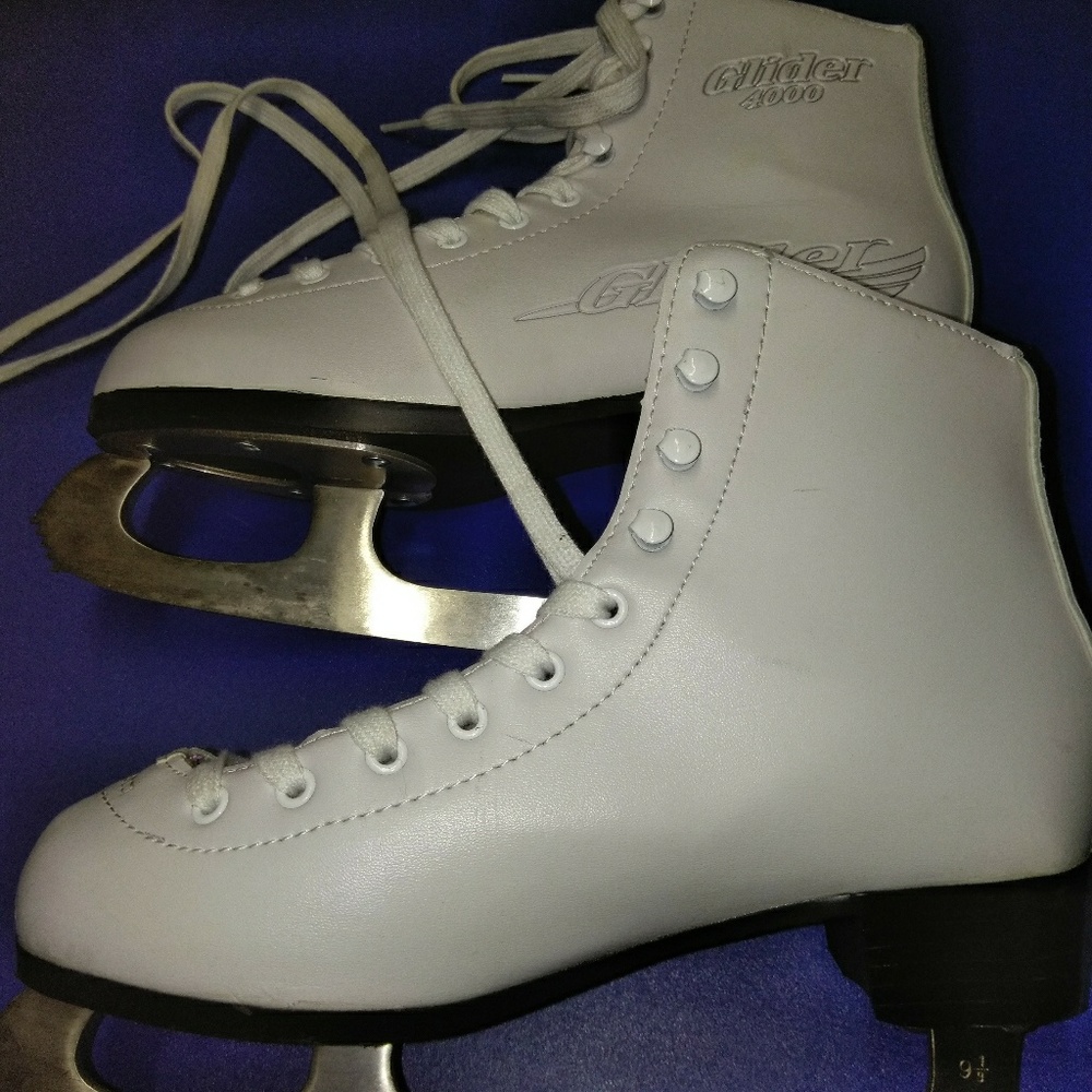 Glider Ice Skates
